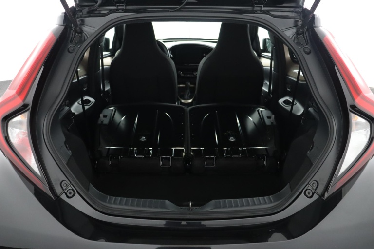 Toyota Aygo X - 1.0 VVT-i S-CVT Pulse 23