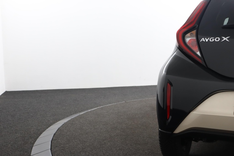 Toyota Aygo X - 1.0 VVT-i S-CVT Pulse 38