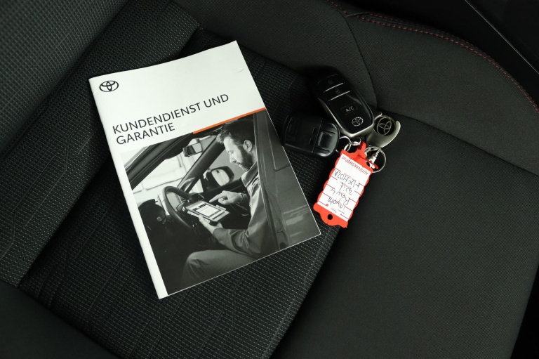 Toyota RAV4 - 2.5 Plug-in Hybrid AWD Dynamic 11