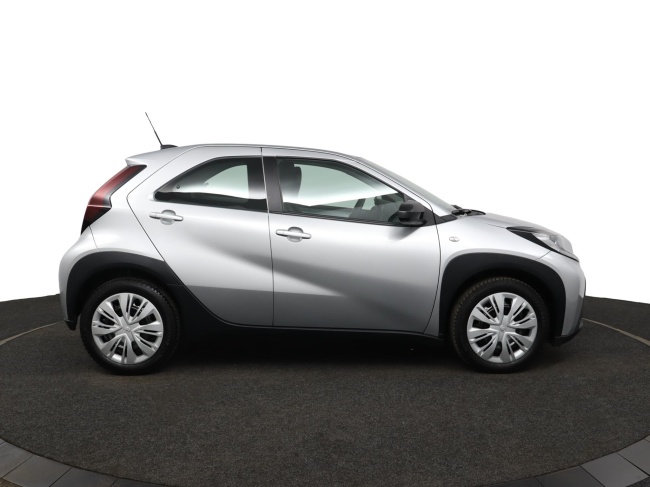 Toyota Aygo X - 1.0 VVT-i MT Play