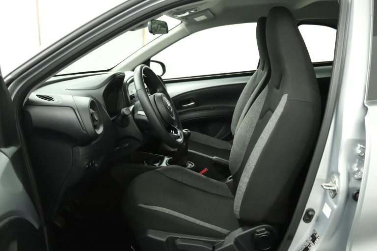 Toyota Aygo X - 1.0 VVT-i MT Play 17