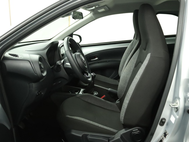 Toyota Aygo X - 1.0 VVT-i MT Play