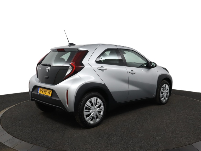 Toyota Aygo X - 1.0 VVT-i MT Play 2