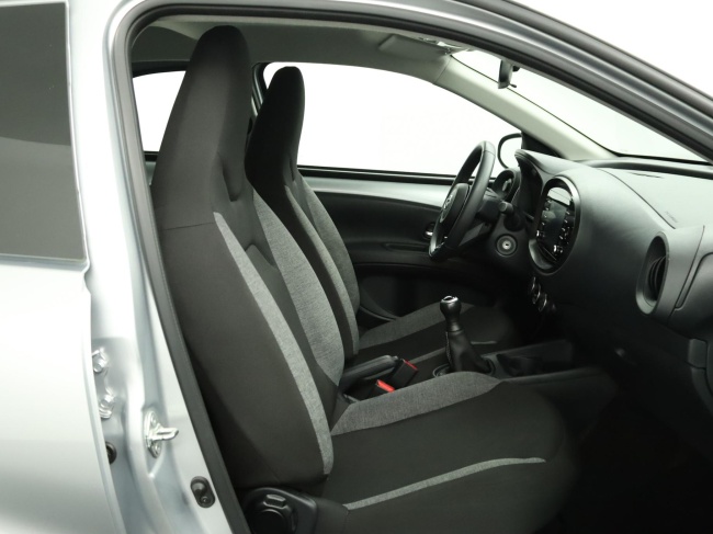 Toyota Aygo X - 1.0 VVT-i MT Play