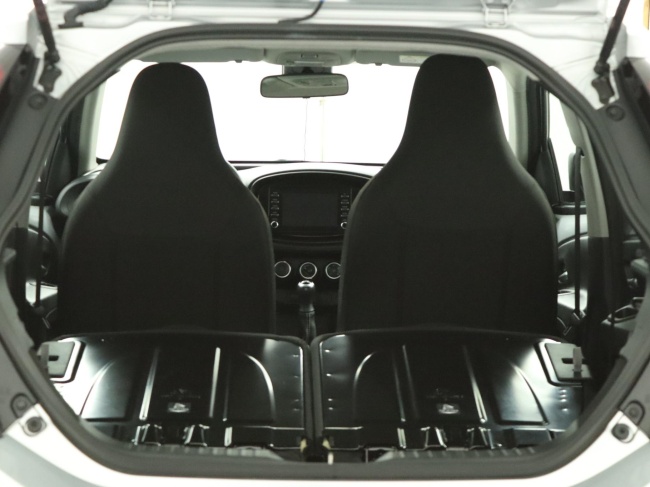 Toyota Aygo X - 1.0 VVT-i MT Play