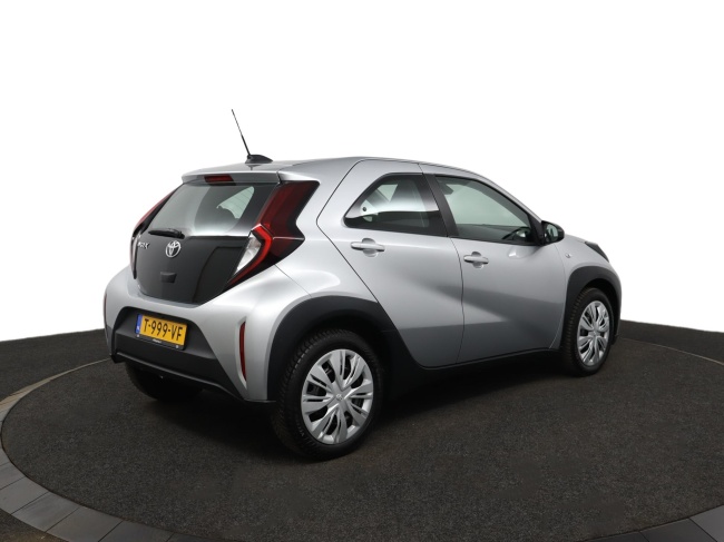 Toyota Aygo X - 1.0 VVT-i MT Play