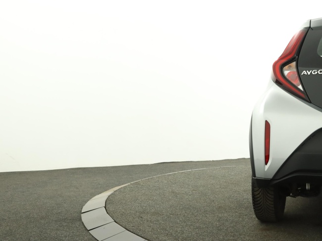 Toyota Aygo X - 1.0 VVT-i MT Play