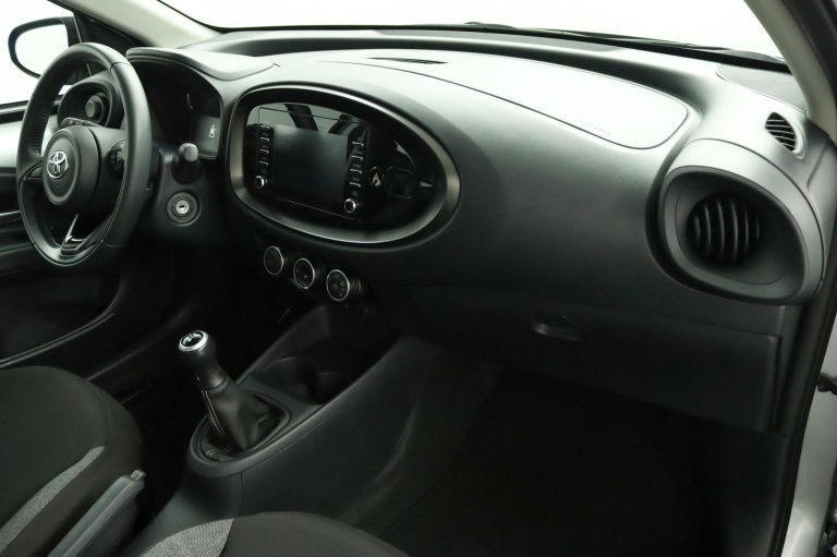 Toyota Aygo X - 1.0 VVT-i MT Play 38