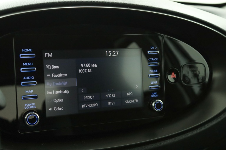 Toyota Aygo X - 1.0 VVT-i MT Play 8