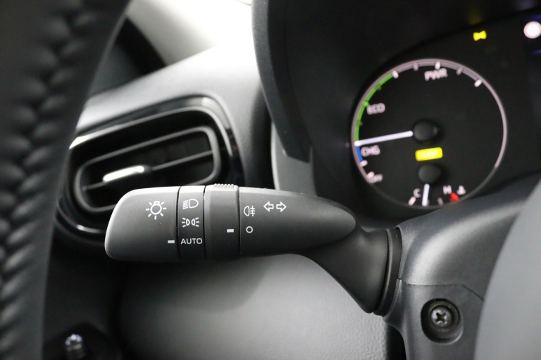 Toyota Yaris - 1.5 Hybrid 115 Comfort 19