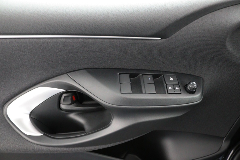 Toyota Yaris - 1.5 Hybrid 115 Comfort 29