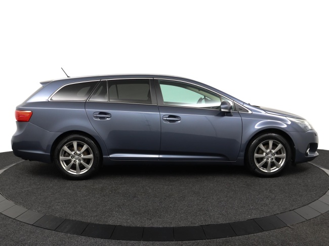 Toyota Avensis Wagon - 1.8 VVTi Dynamic Business