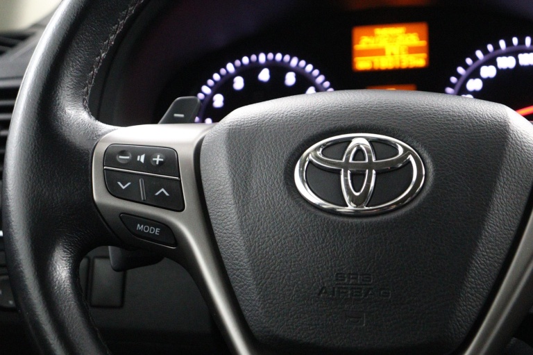 Toyota Avensis Wagon - 1.8 VVTi Dynamic Business 19