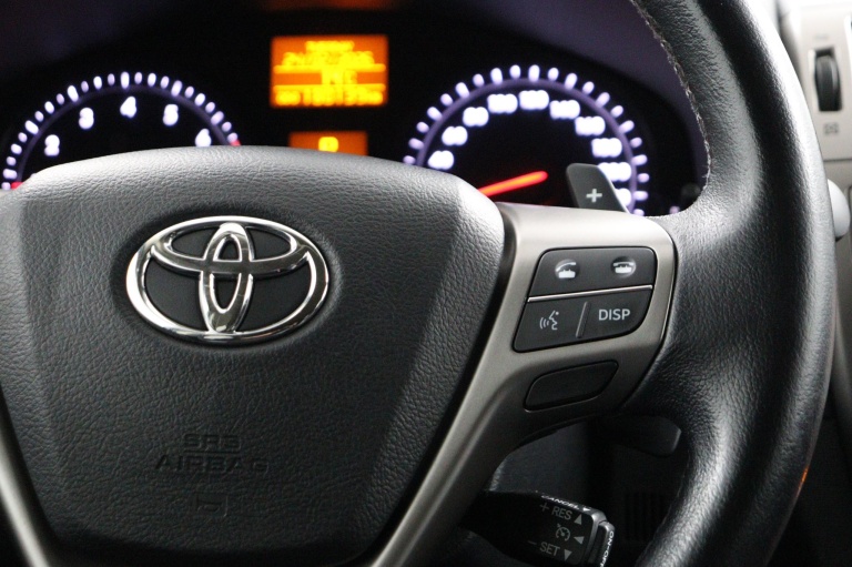 Toyota Avensis Wagon - 1.8 VVTi Dynamic Business 21
