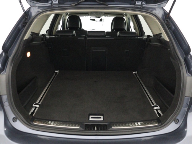 Toyota Avensis Wagon - 1.8 VVTi Dynamic Business