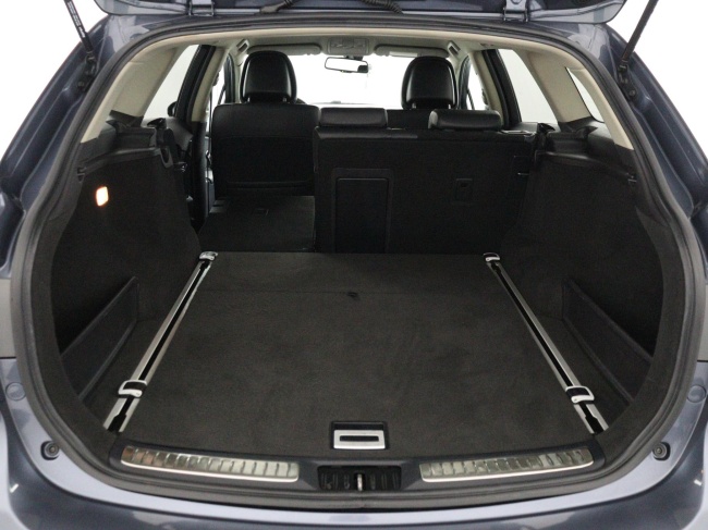 Toyota Avensis Wagon - 1.8 VVTi Dynamic Business