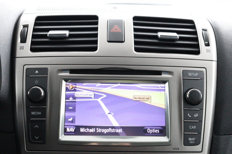 Toyota Avensis Wagon - 1.8 VVTi Dynamic Business 28