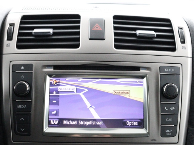 Toyota Avensis Wagon - 1.8 VVTi Dynamic Business