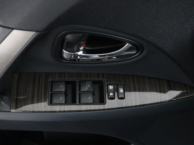 Toyota Avensis Wagon - 1.8 VVTi Dynamic Business