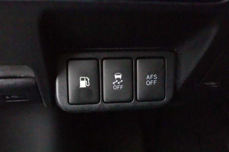 Toyota Avensis Wagon - 1.8 VVTi Dynamic Business 30