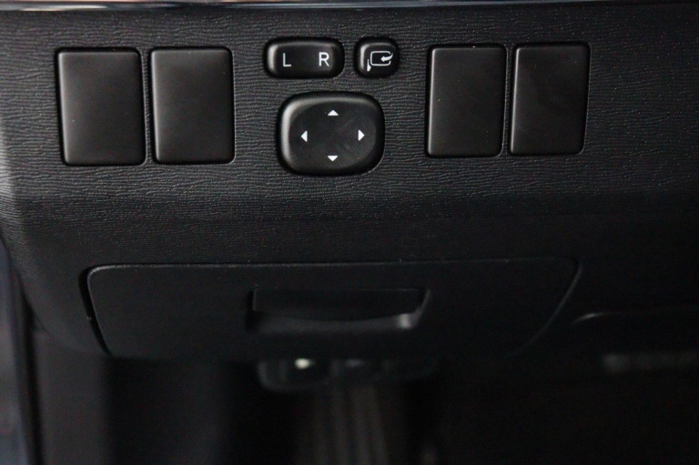 Toyota Avensis Wagon - 1.8 VVTi Dynamic Business 31