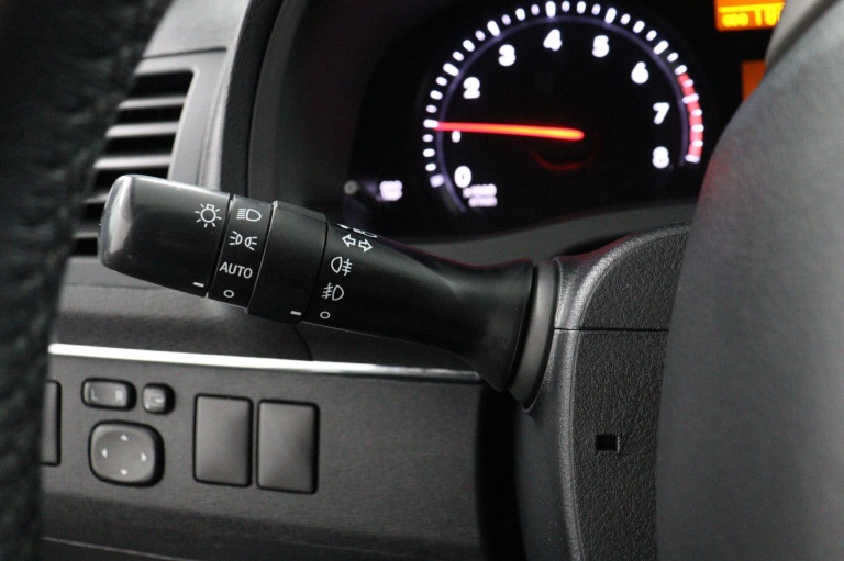 Toyota Avensis Wagon - 1.8 VVTi Dynamic Business 32