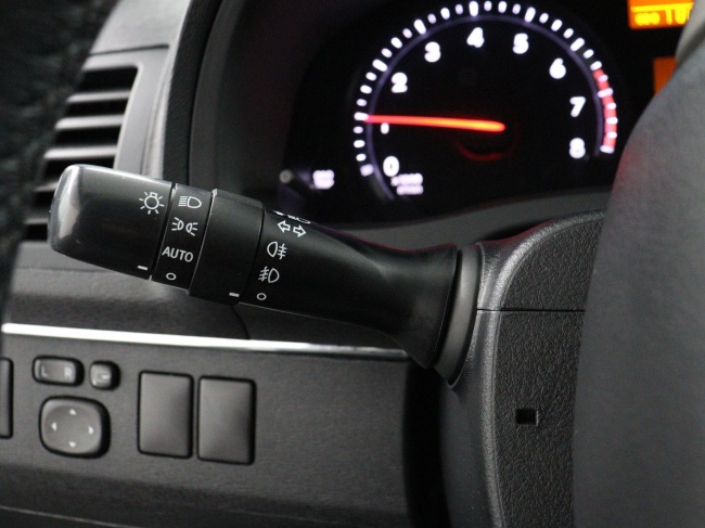 Toyota Avensis Wagon - 1.8 VVTi Dynamic Business