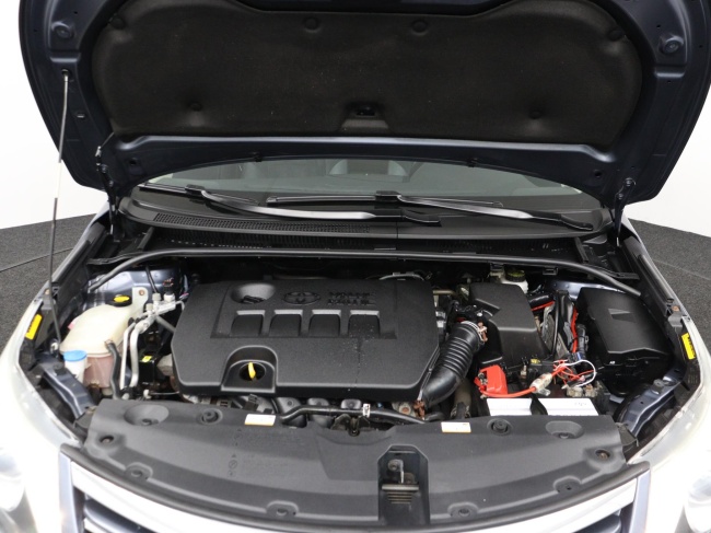 Toyota Avensis Wagon - 1.8 VVTi Dynamic Business