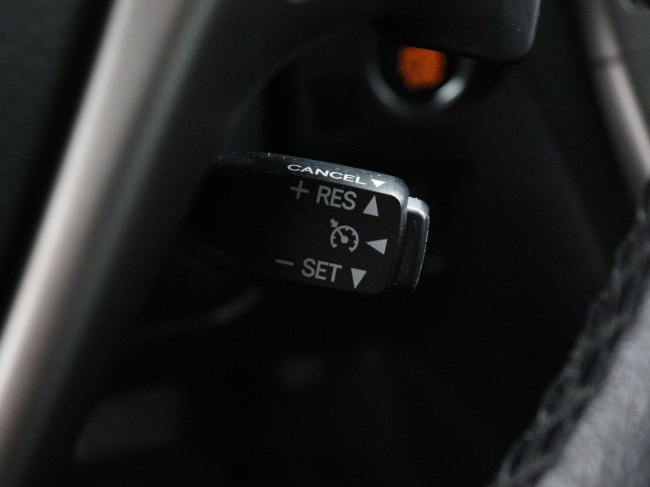 Toyota Avensis Wagon - 1.8 VVTi Dynamic Business