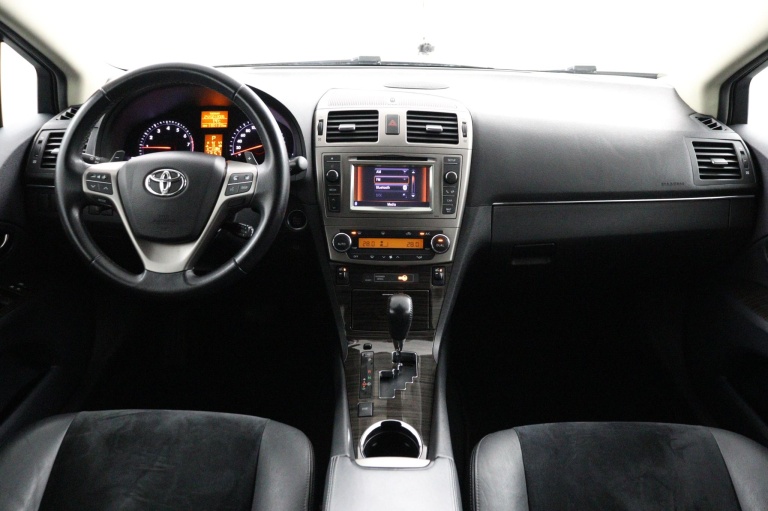 Toyota Avensis Wagon - 1.8 VVTi Dynamic Business 4