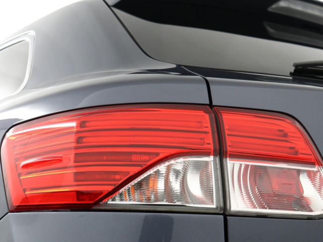 Toyota Avensis Wagon - 1.8 VVTi Dynamic Business