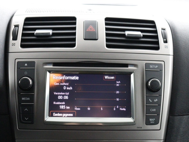 Toyota Avensis Wagon - 1.8 VVTi Dynamic Business