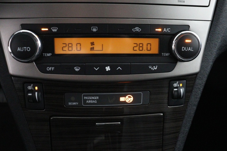 Toyota Avensis Wagon - 1.8 VVTi Dynamic Business 7