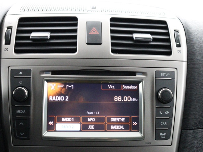 Toyota Avensis Wagon - 1.8 VVTi Dynamic Business