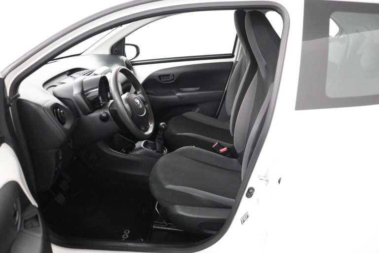 Toyota Aygo - 1.0 VVT-i x-now 16