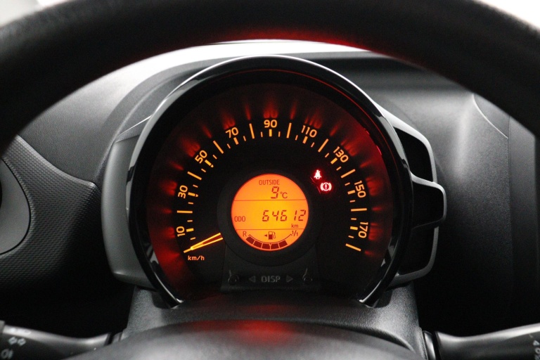 Toyota Aygo - 1.0 VVT-i x-now 6