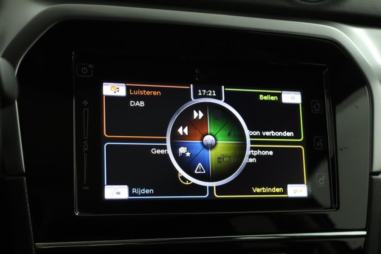 Suzuki Vitara - 1.4 Boosterjet Style Smart Hybrid 57