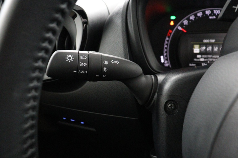 Toyota Aygo X - 1.0 VVT-i S-CVT Premium 31