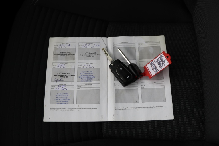 Toyota Yaris - 1.5 Hybrid 11