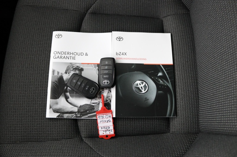 Toyota bZ4X - Business Plus 71 kWh 9