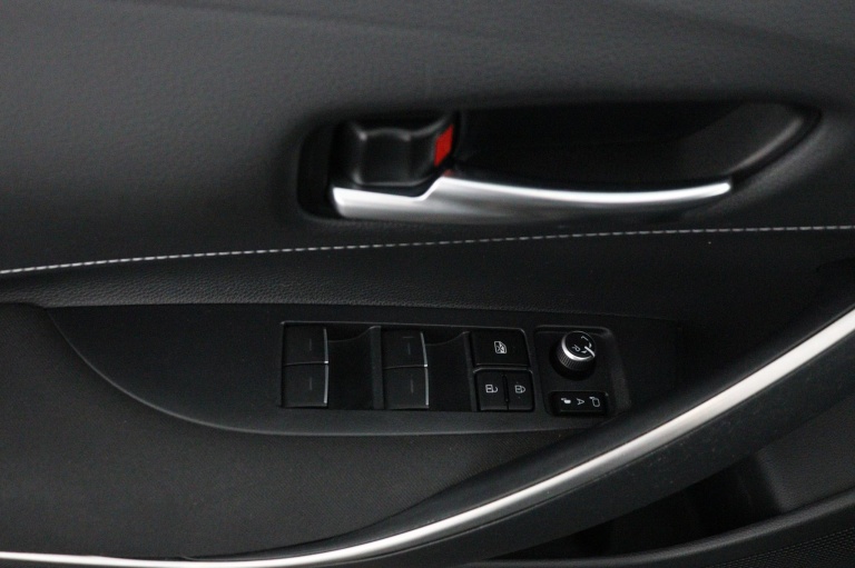 Toyota Corolla Touring Sports - 1.8 Hybrid First Edition 29