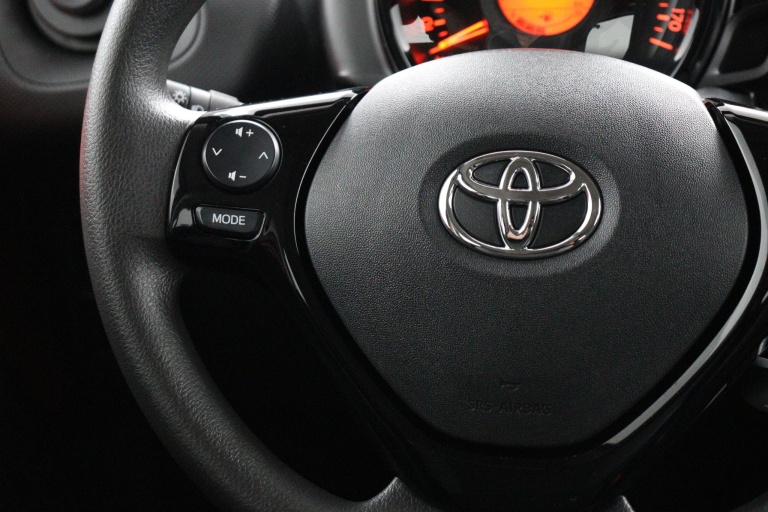 Toyota Aygo - 1.0 VVT-i x-fun 18