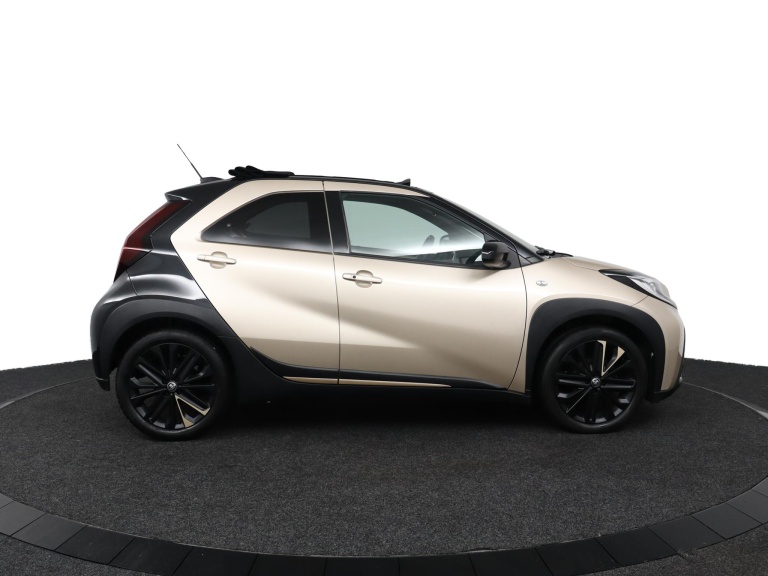 Toyota Aygo X - 1.0 VVT-i S-CVT Premium 13