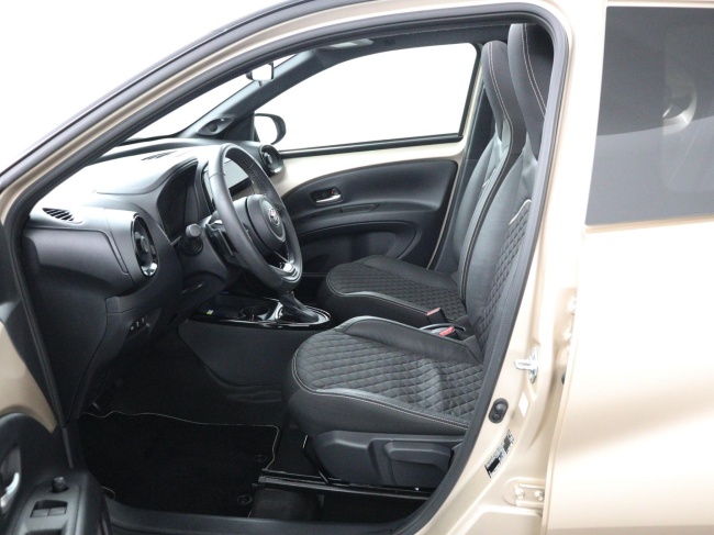 Toyota Aygo X - 1.0 VVT-i S-CVT Premium