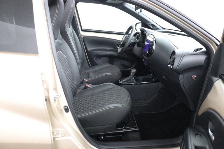 Toyota Aygo X - 1.0 VVT-i S-CVT Premium 22