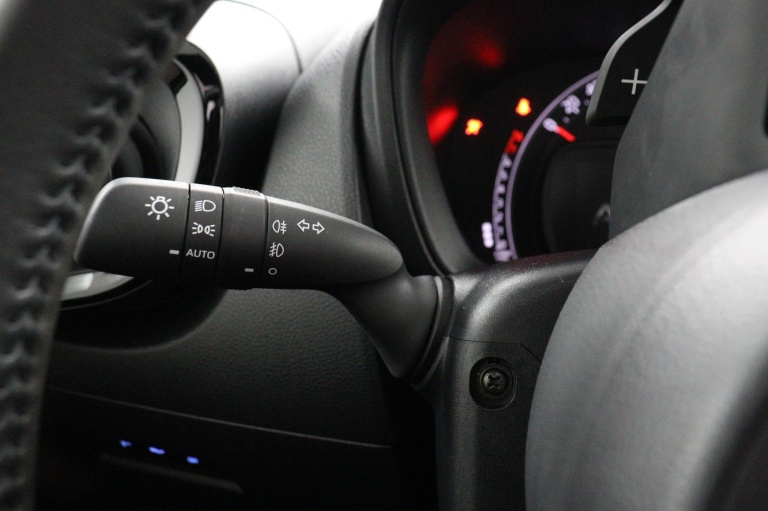 Toyota Aygo X - 1.0 VVT-i S-CVT Premium 30