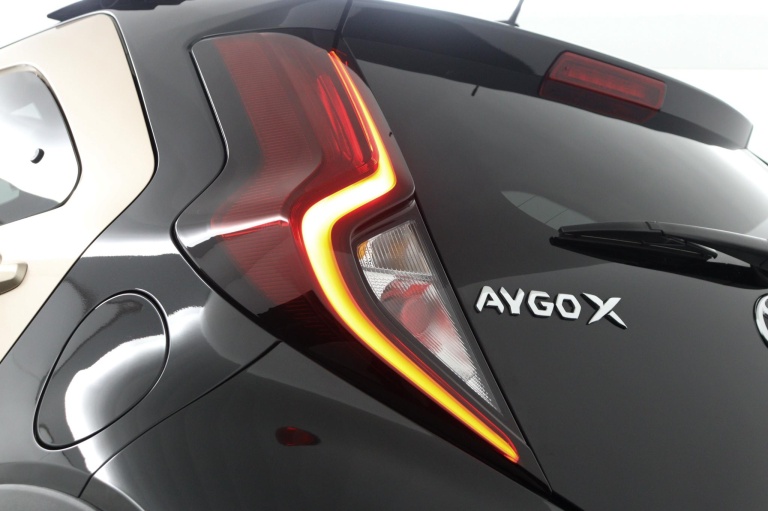 Toyota Aygo X - 1.0 VVT-i S-CVT Premium 39