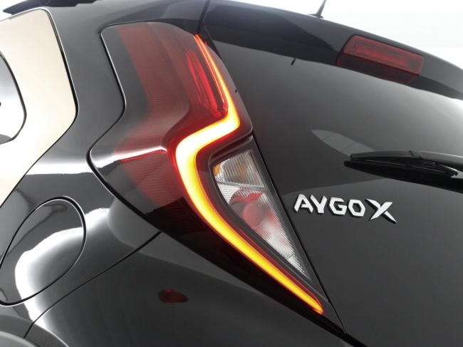 Toyota Aygo X - 1.0 VVT-i S-CVT Premium