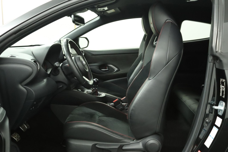 Toyota Yaris - 1.6 GR Premium 16