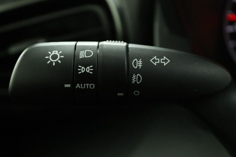 Toyota Yaris - 1.6 GR Premium 28